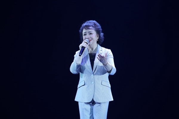 詩朗誦《致南仁東》